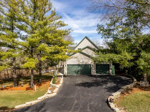 1700 Candlewick Dr SW, Poplar Grove, IL 61065