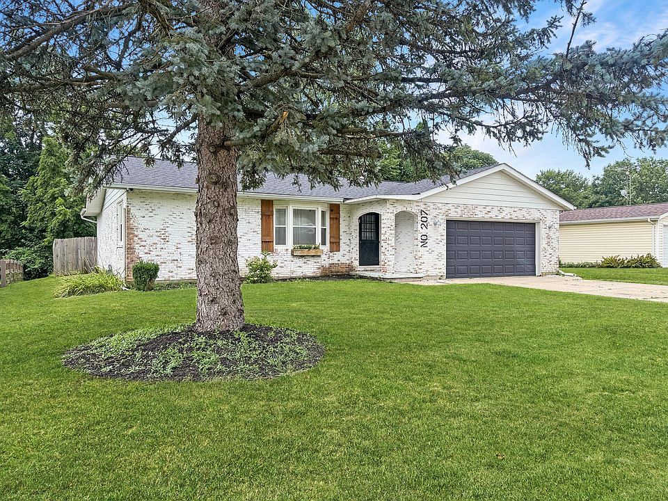 1st image of 207 Maple Dr