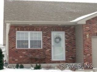 190 Field Crossing Dr #A, Highland, IL 62249