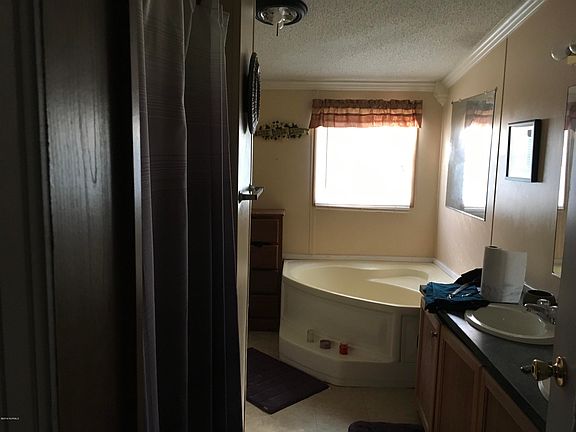 4th image of 802 Woodard Road