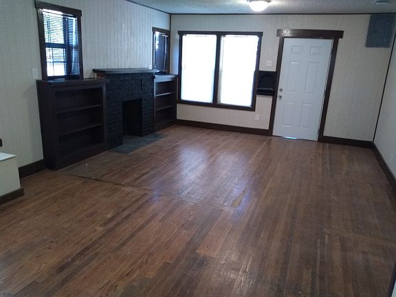 2nd image of 759 E 8th St