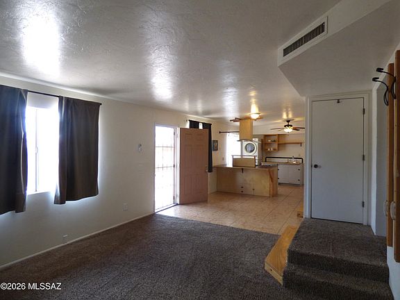 4th image of 1029 E Irwin Pl #A