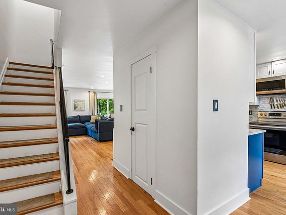 5th image of 1692 Yorktown Ct