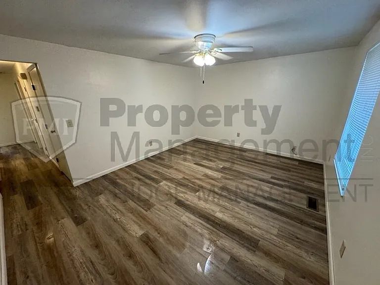 591 Stonyridge Ave — Photo 2