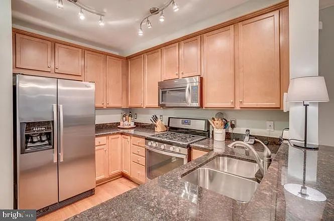 2291 Kew Gardens Dr — Photo 6