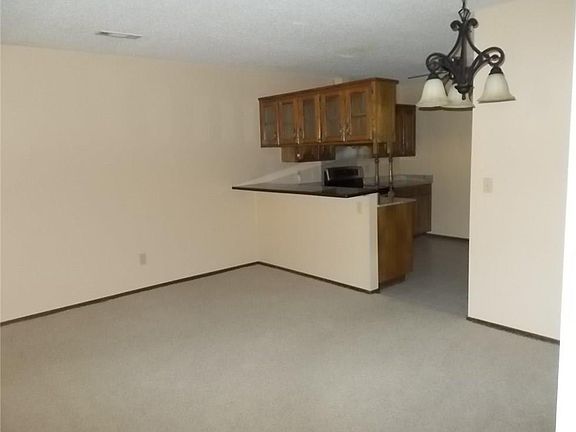 4th image of 1015 W Linden St