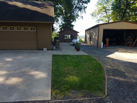 4th image of 19 Cori Ln