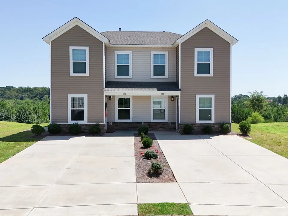 125 Adger Rd