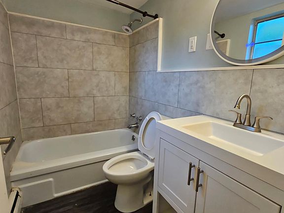 5th image of 2541 Vera Ave APT 2