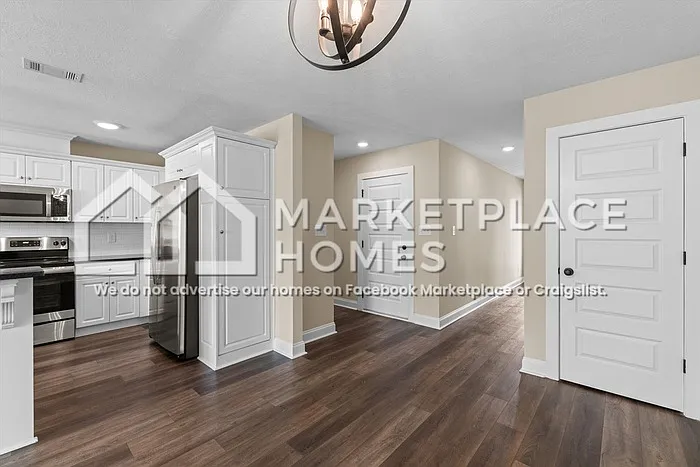120 Downsbury Rd — Photo 7