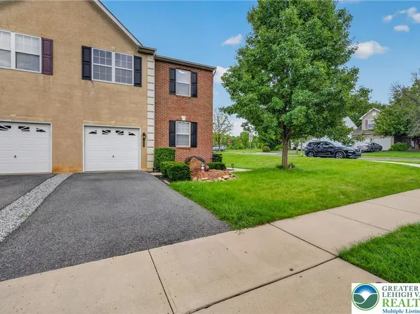 6801 Hunt Dr, Macungie, PA 18062