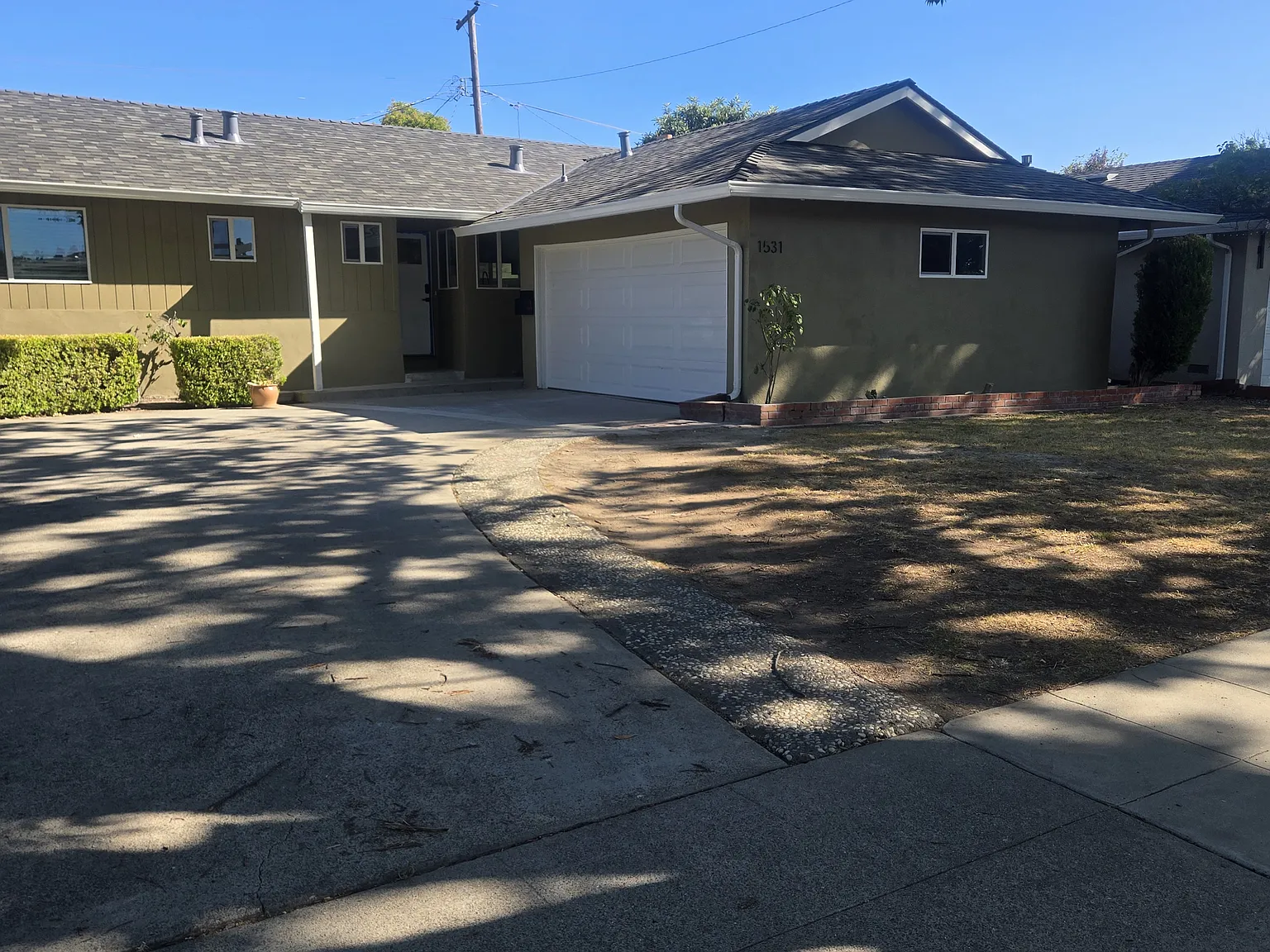 3 bed, 1137 sqft, $4,350 — Photo 3