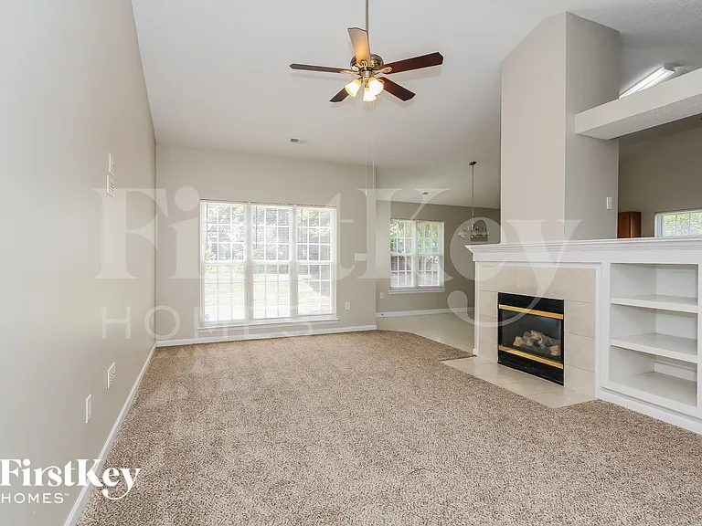 11718 Black Maple Ave — Photo 5