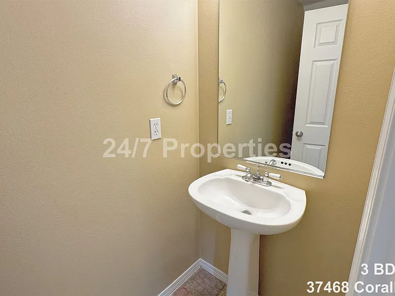 37468 Coralburst St — Photo 6