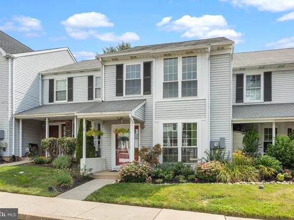 76 Fair Oaks Ct, Newtown, PA 18940
