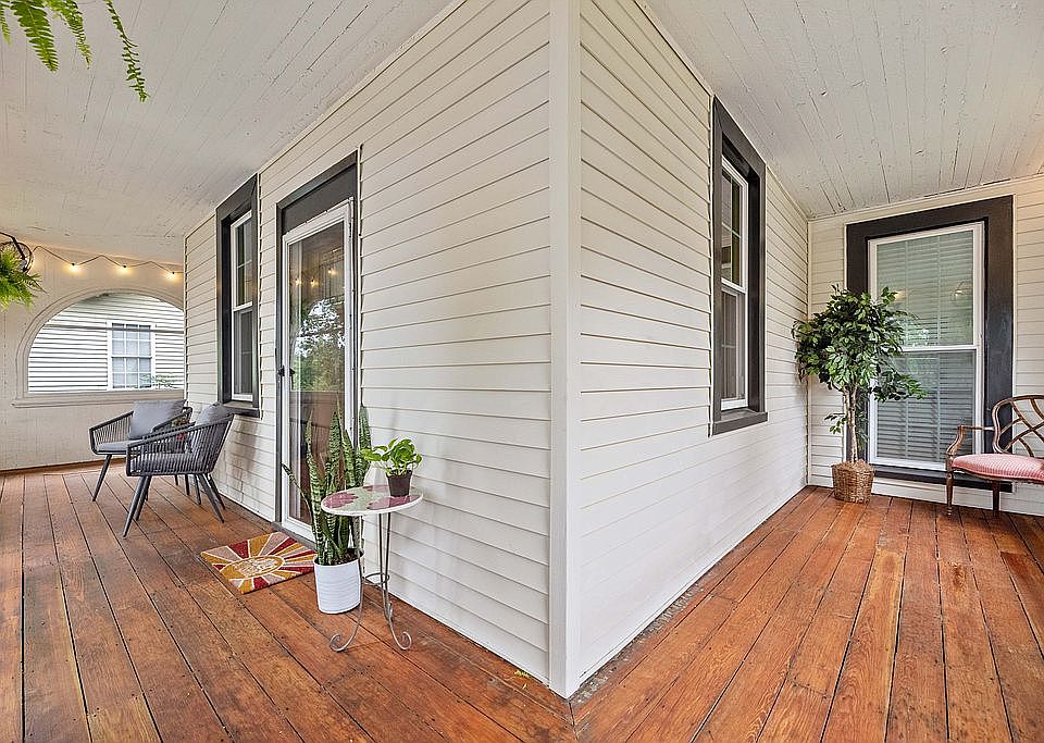 2nd image of 3564 1st Ave