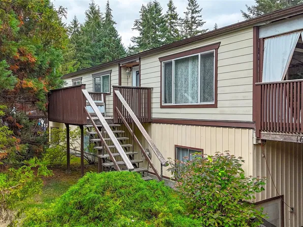 1699 Pelter Pl, Nanaimo, BC V9G 1K1