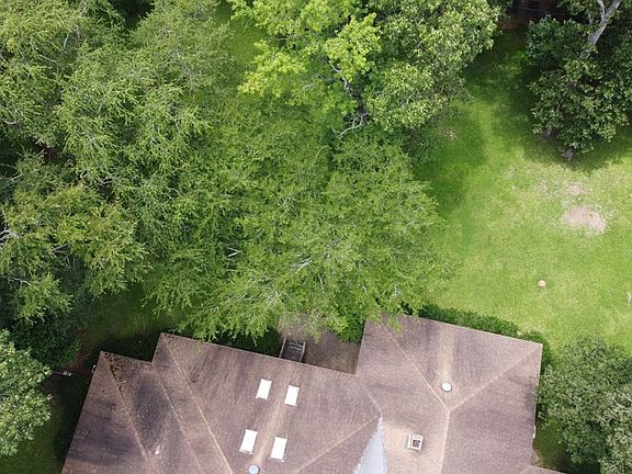 4th image of 18 Anderson Dr