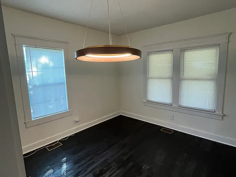1839 Meade Ave — Photo 2