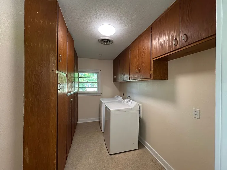 102 E Park Ave — Photo 6