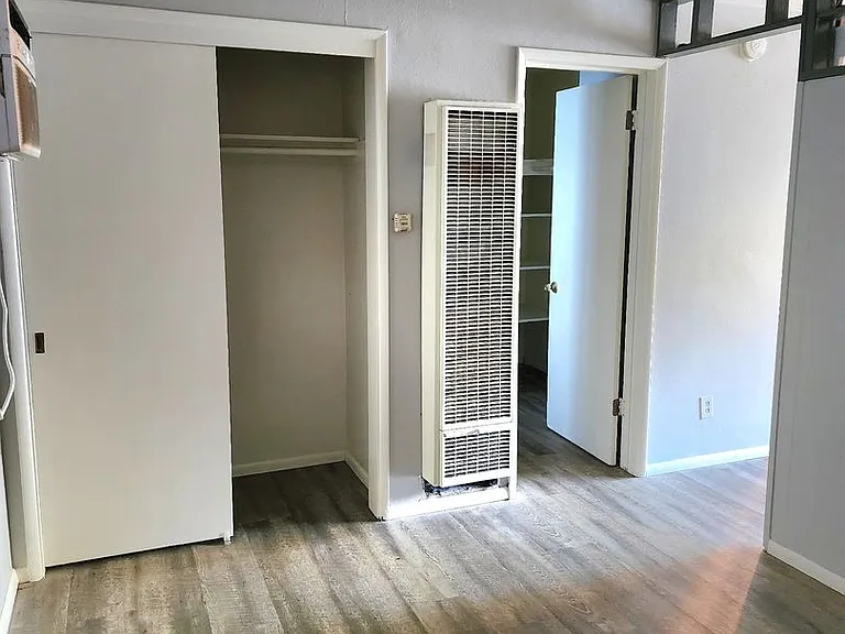 302 W Medlock Dr #6 — Photo 7