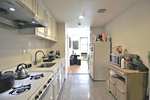 Rented by Corcoran | media 19