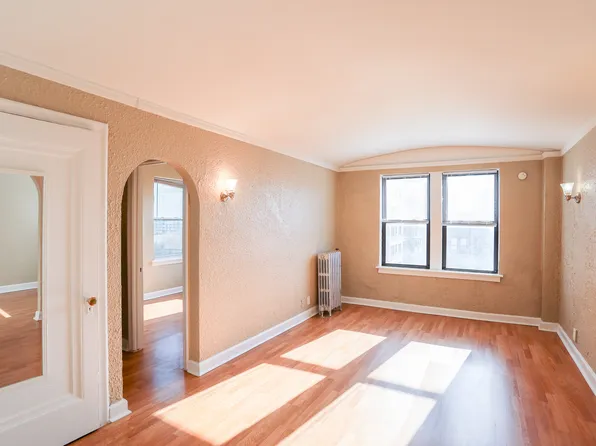 1062 W Rosemont Ave #401, Chicago, IL 60660