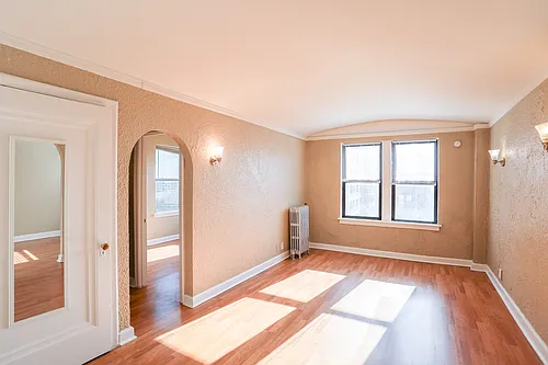 1062 W Rosemont Ave #401 Photo 1
