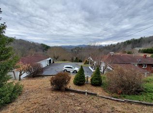 102 Pitt Rd, Spruce Pine, NC 28777
