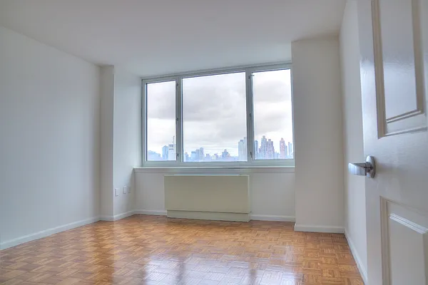 Rented by Addison Property Group | media 14