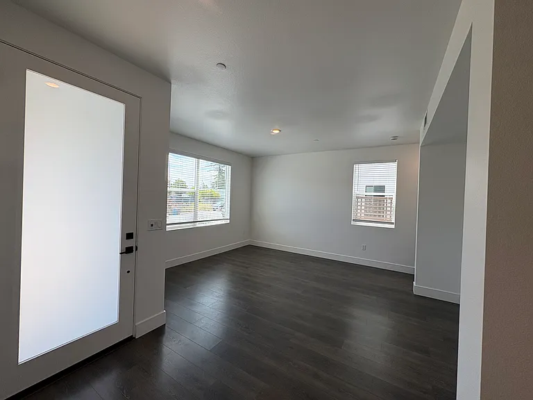 1609 Tecado Dr — Photo 2