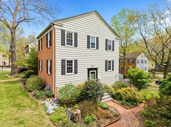 104 Southampton Ct, Blacksburg, VA 24060