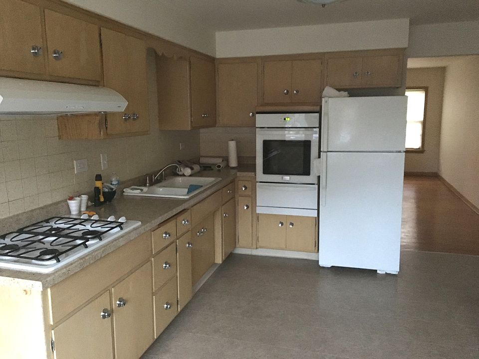 2nd image of 5930 N Odell Ave #Gd