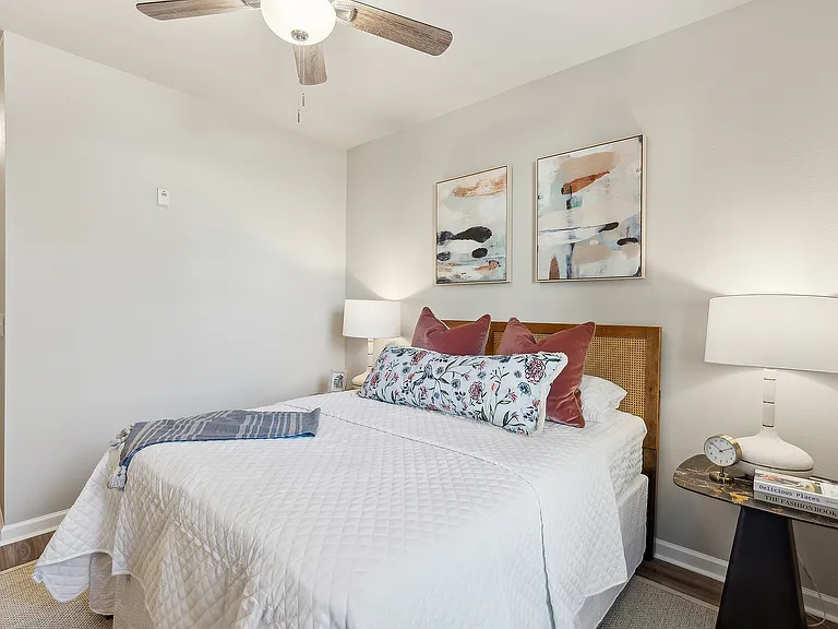 2 Bedroom Premier Garden-Renovated