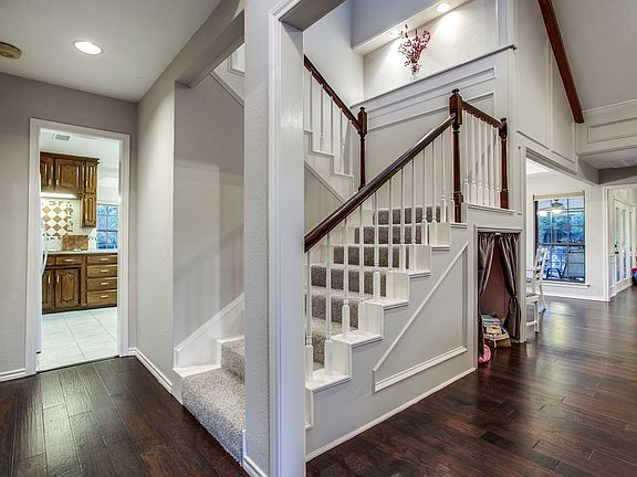 4th image of 305 Chapelwood Dr