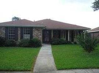 2725 Louise St, Harvey, LA 70058