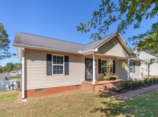 1902 Burlington Cir, Columbia, TN 38401