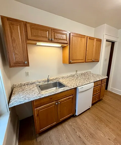 218 Hastings St #2 — Photo 4
