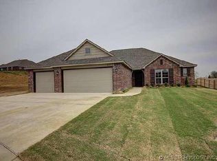 8429 N 76th East Ave, Owasso, OK 74055