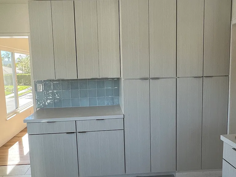 San Vicente Apartments — Photo 6