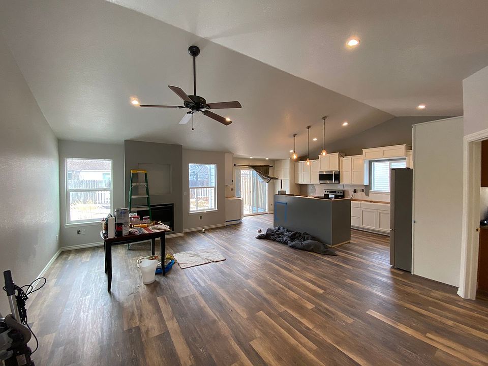 2nd image of 518 Sherwood Ct