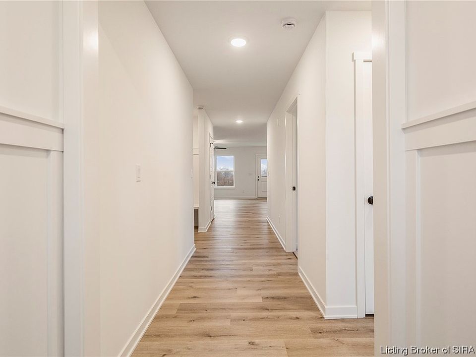 865 Wolf Run Park Boulevard, Jeffersonville, IN 47130 | Zillow