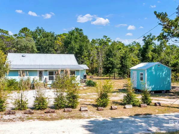 2090 Primrose Ln, Gulf Shores, AL 36542