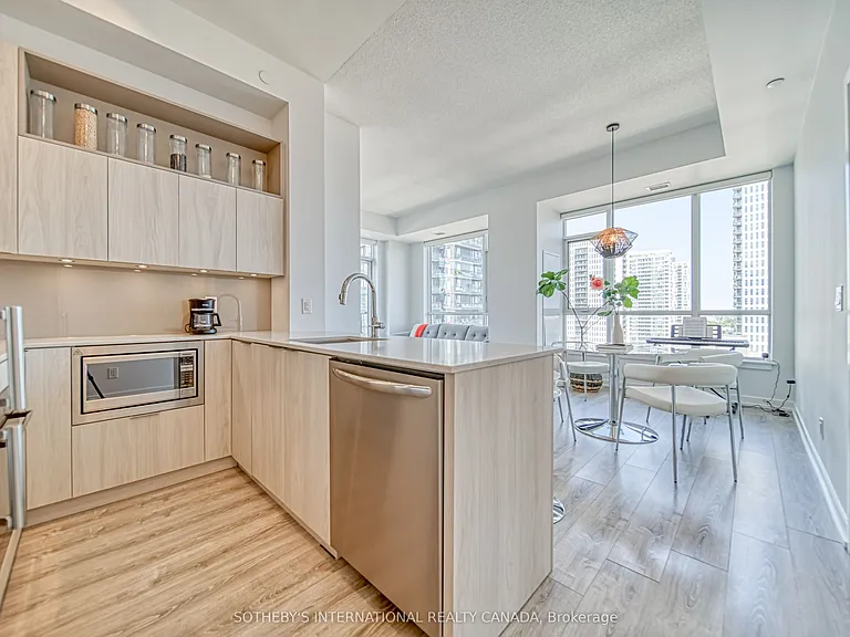 200 Sackville St #Penthouse 08 — Photo 5