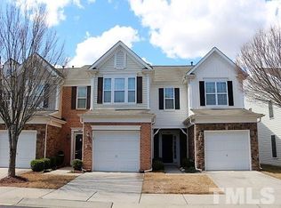 8405 Pilots View Dr, Raleigh, NC 27617