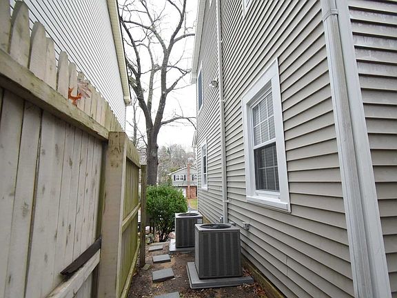 4th image of 75 Waterside Ave