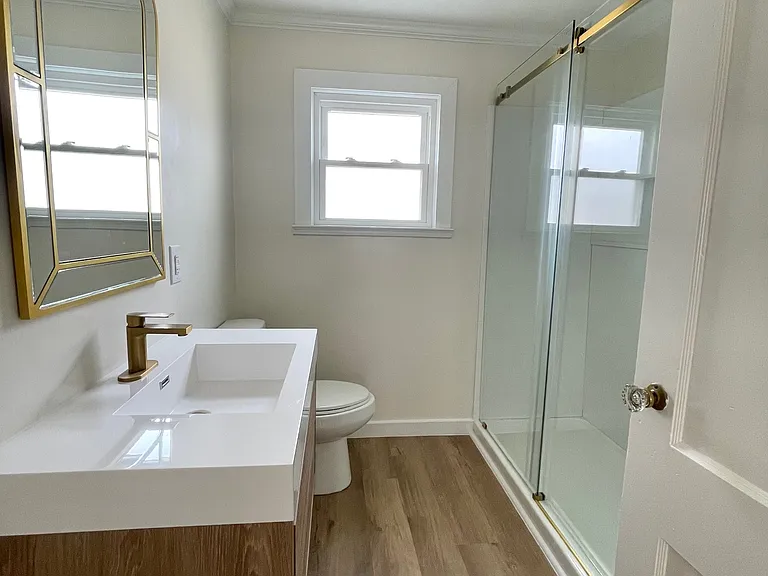 211 Central Ave — Photo 6