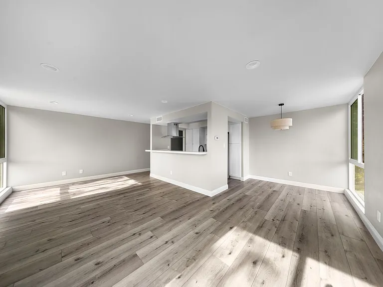 271 E San Antonio Dr. — Photo 4