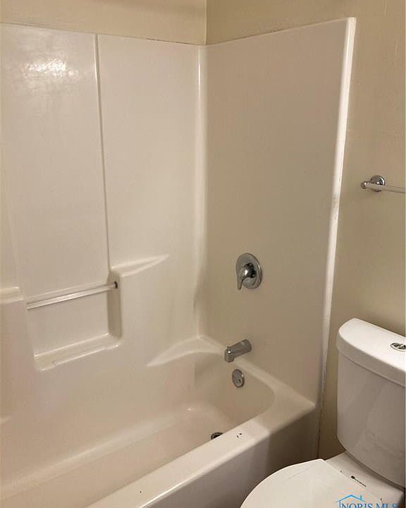 1st image of 20407 Brooke Ln