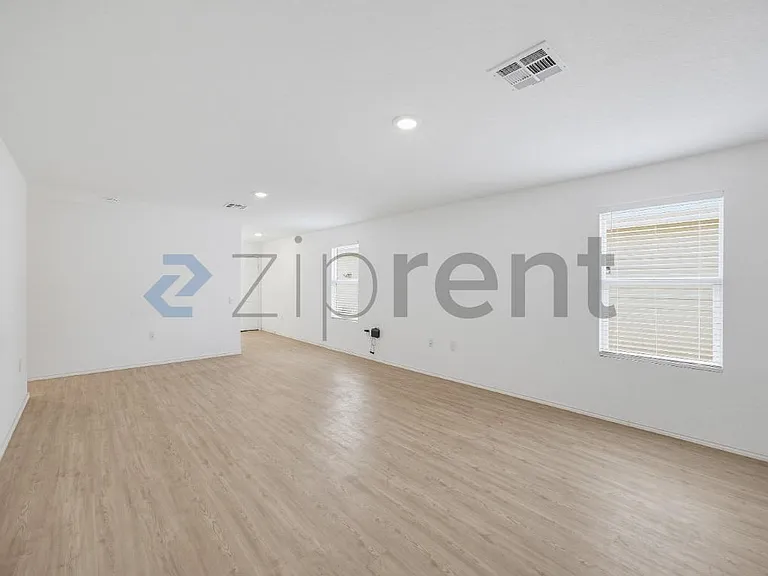 4431 Martin Way — Photo 8